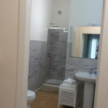 The Door In The And Parking Space 3* Garlate