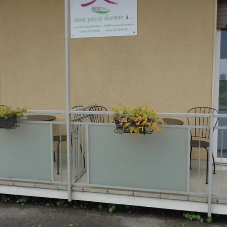 The Door In The And Parking Space Affittacamere