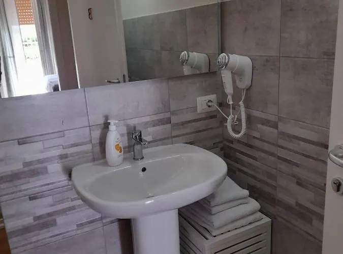 Guest house The Door In The And Parking Space Garlate