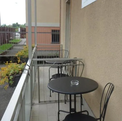 The Door In The And Parking Space 3* Garlate