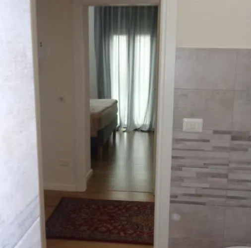 Guest house The Door In The And Parking Space Garlate