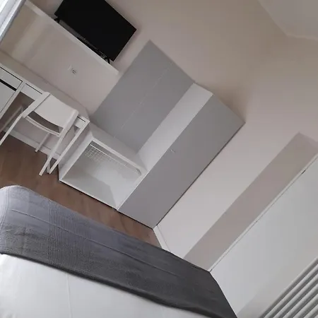 招待所 The Door In The And Parking Space