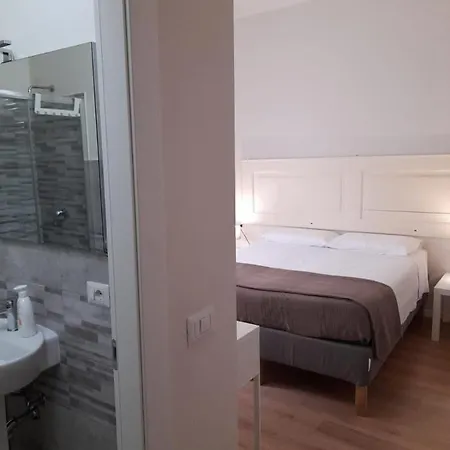 招待所 The Door In The And Parking Space