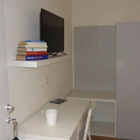 招待所 The Door In The And Parking Space