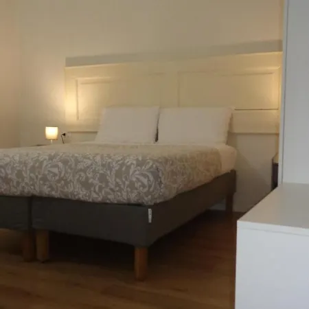 招待所 The Door In The And Parking Space 3*